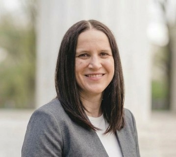 Dr. Kim DeFiori